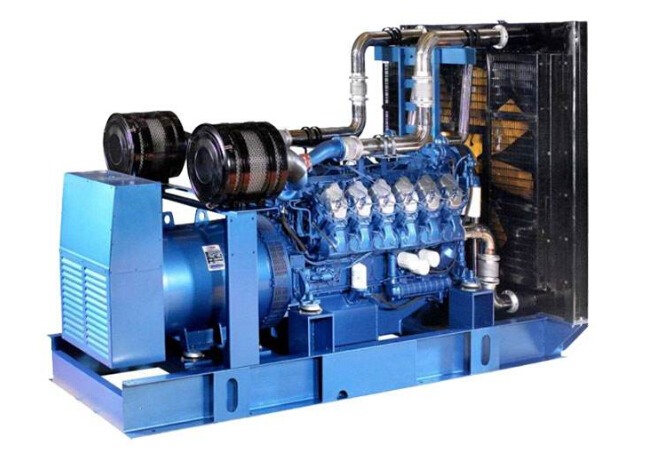 海南藏族康明斯30kw小型柴油二手发电机组